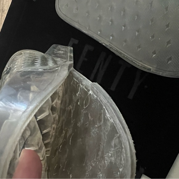 Puma Fenty jelly slides size 5.5 - Picture 4 of 4